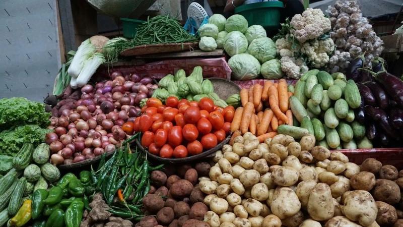 Украина скоро введет эмбарго на польские овощи и фрукты: список товаров