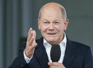 В Германии канцлер Шольц ушиб лицо во время пробежки: ближайшие встречи отменены