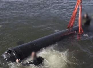 В интернете появилось видео с тестированием украинского подводного дрона Marichka, он способен поражать цели на расстоянии до 1000 км