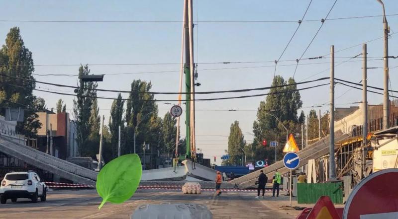 КГГА назвала причину разрушения моста на Шулявке - украинцы представили свои версии и создали мемы