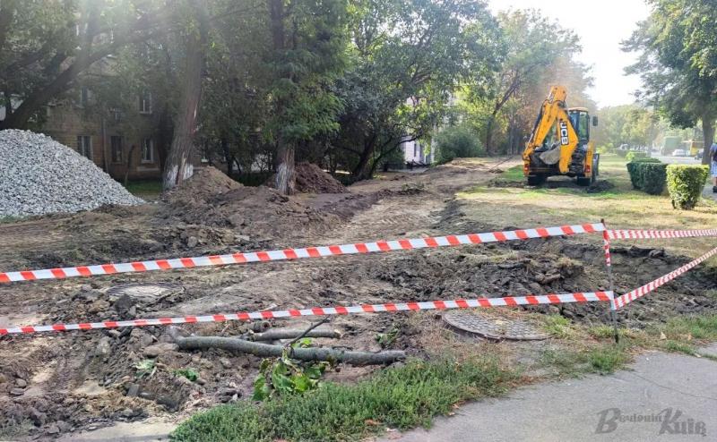 В Киеве строят новый парк: он будет самым длинным в городе (фото)