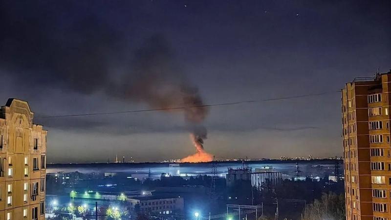 На военном аэродроме в Подмосковье произошел крупный пожар