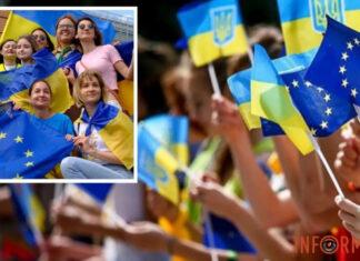 В октябре Еврокомиссия рекомендует начать серьезные переговоры о процессе вступления Украины в блок