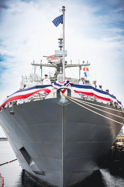 ВМС США вывели из эксплуатации проблемный военный корабль США «Милуоки» стоимостью 437 миллионов долларов, что помогло конфисковать 954 кг кокаина на сумму 30 миллионов долларов