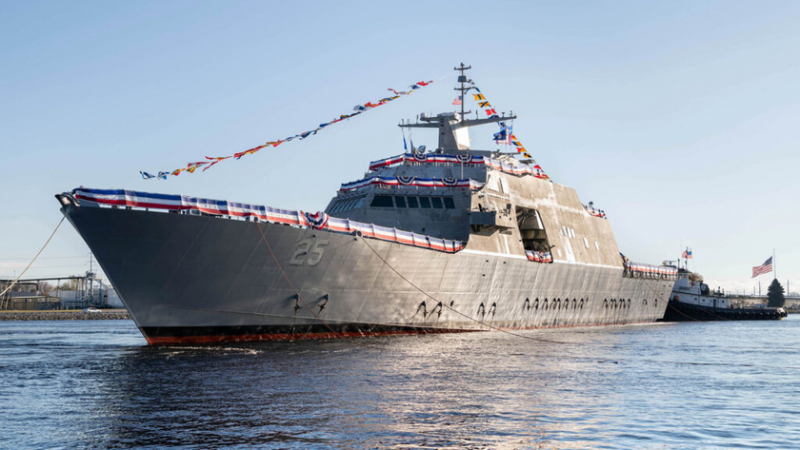 ВМС США заказали прибрежный боевой корабль USS Marinette класса Freedom, который будет вооружен торпедами Honeywell Mk 50 и зенитными ракетами RIM-116 RAM