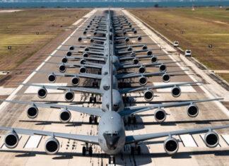 ВВС США хотят запускать до 100 беспилотников с воздушных заправщиков KC-135 для разведки, спасения пилотов и выманивая ракет противовоздушной обороны