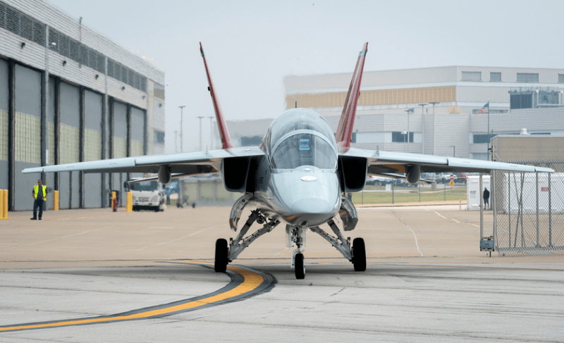 ВВС США получили первый дальнемагистральный самолет Т-7А Red Hawk через пять лет после подписания контракта с Boeing