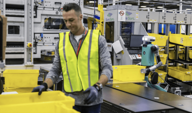 Amazon начала использовать на своих складах роботов-гуманоидов Digit от Agility Robotics