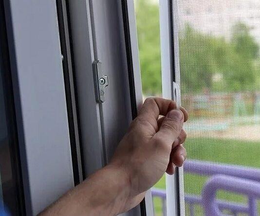 Установка москитных сеток фирмой «Ремонт окон дверей» в Николаеве