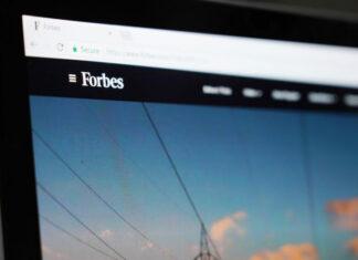 Forbes запустил бета-версию поиска на основе ИИ для персонализированных рекомендаций