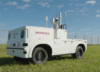 Honda протестирует автономный грузовик Autonomous Work Vehicle в аэропорту Торонто