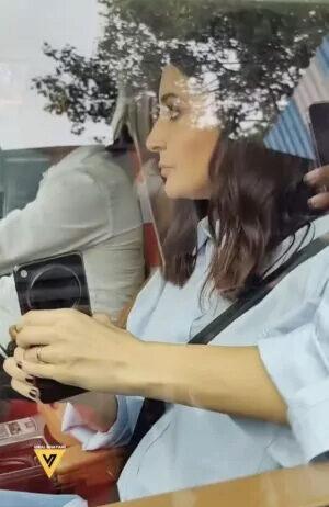 OnePlus снимает индийское кино: на видео звезда пользуется складным OnePlus Open – но, похоже, не знает, что с ним делать