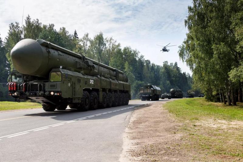 Россияне запустили межконтинентальную баллистическую ракету SS-27 Mod 2 с дальностью 12 тысяч километров, которая может нести ядерную боеголовку мощностью до 500 килотонн