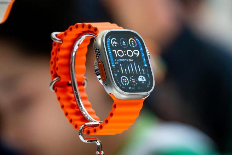Слух: Apple Watch Ultra с экраном MicroLED появятся в 2025 году