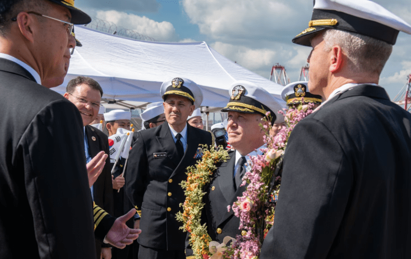 США направили в Республику Корея авианосец USS Ronald Raegan с эсминцем USS Shoup, ракетными крейсерами USS Robert Smalls и USS Antietam