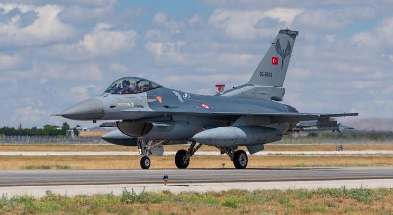 Türkiye оснастит F-16 Fighting Falcon противокорабельными ракетами ATMACA