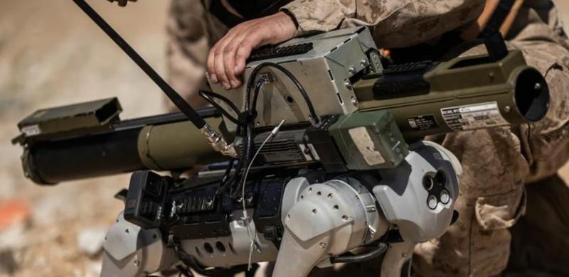 Морские пехотинцы США оснастили китайскую собаку-робота ракетной установкой M72 LAW