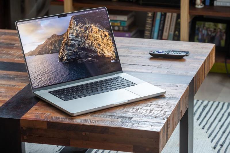 Apple выпустит iPad Pro, MacBook Pro и MacBook Air с OLED-экранами в ближайшие 3 года