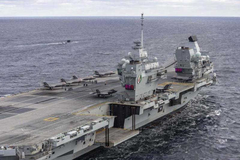 Британский авианосец HMS Queen Elizabeth с истребителями пятого поколения F-35B Lightning II впервые в истории перешел под командование НАТО