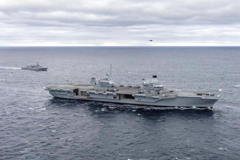 Британский авианосец HMS Queen Elizabeth с истребителями пятого поколения F-35B Lightning II впервые в истории перешел под командование НАТО