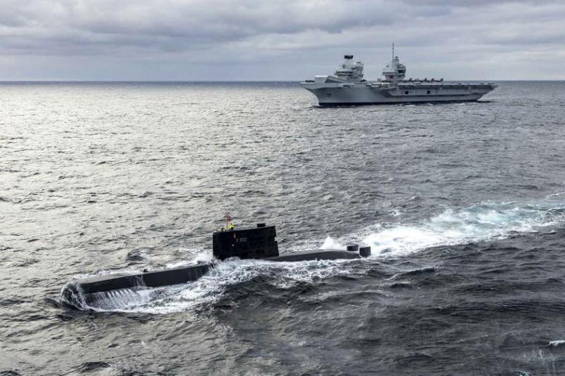 Британский авианосец HMS Queen Elizabeth с истребителями пятого поколения F-35B Lightning II впервые в истории перешел под командование НАТО