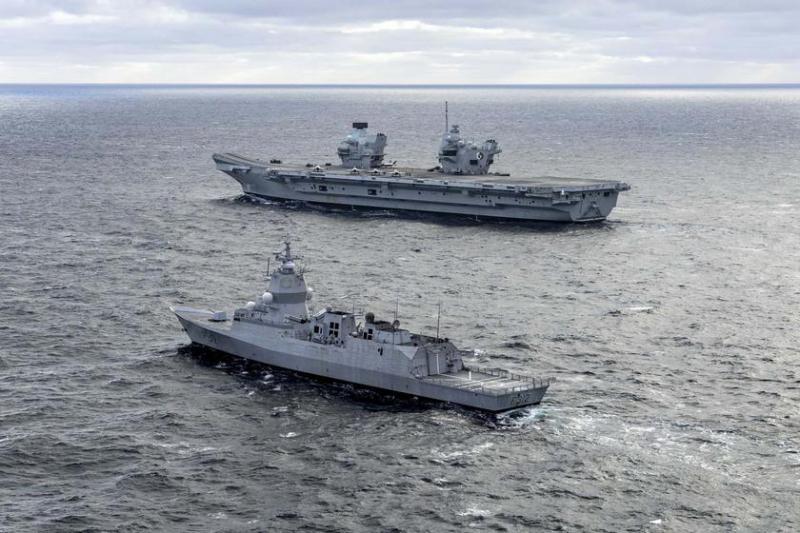Британский авианосец HMS Queen Elizabeth с истребителями пятого поколения F-35B Lightning II впервые в истории перешел под командование НАТО