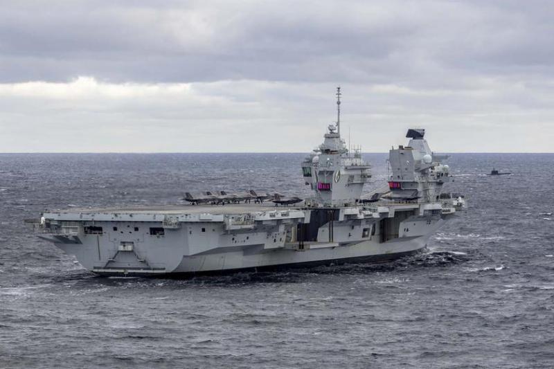 Британский авианосец HMS Queen Elizabeth с истребителями пятого поколения F-35B Lightning II впервые в истории перешел под командование НАТО