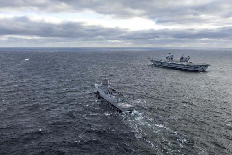 Британский авианосец HMS Queen Elizabeth с истребителями пятого поколения F-35B Lightning II впервые в истории перешел под командование НАТО