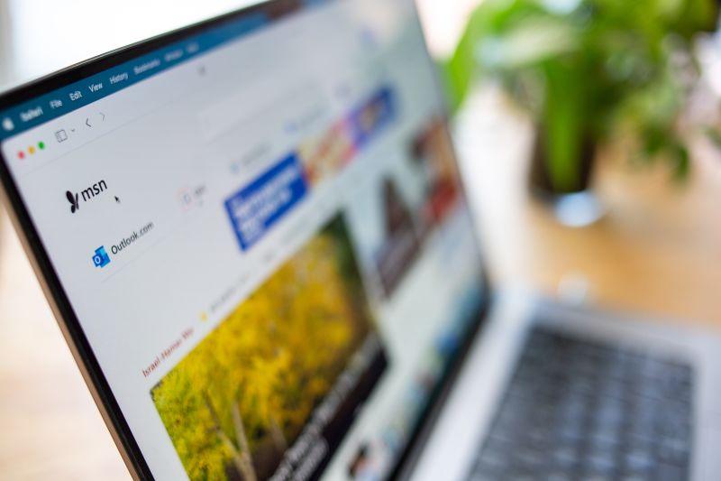 CNN раскритиковал Microsoft за распространение фейковых новостей на MSN после замены редакторов искусственным интеллектом