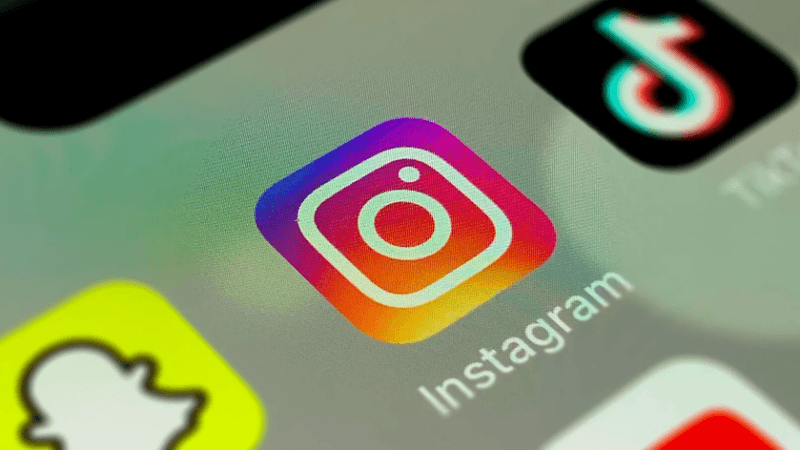 Instagram разрабатывает кастомизированных «ИИ-друзей» — персональных чат-ботов для общения