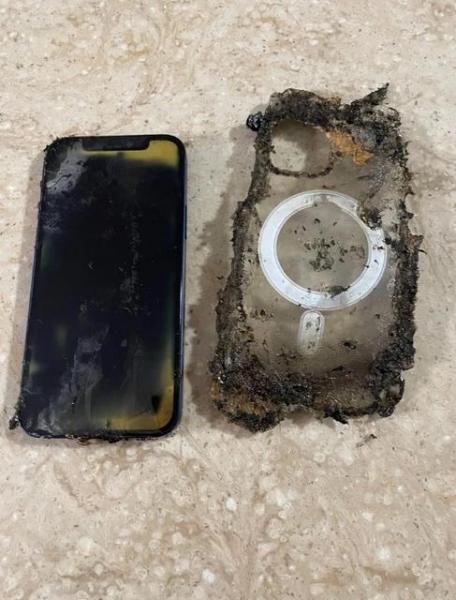 iPhone продолжал принимать звонки и полноценно работать после попадания в пожар