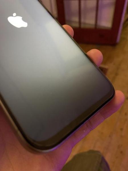 Не повезло: покупатель заказал у Apple iPhone 15 Pro Max, но получил дешевую китайскую подделку Android