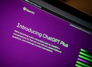 Подписчики ChatGPT Plus получили возможность загружать файлы и работать с ними