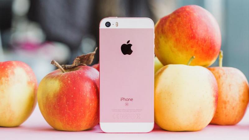 Apple признала первый iPhone SE устаревшим продуктом