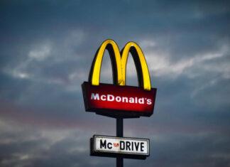 McDonald’s будет использовать ИИ Google для повышения качества обслуживания