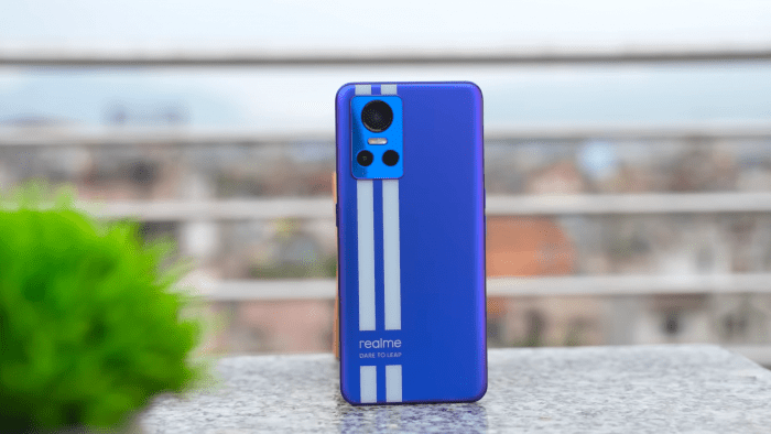 Realme GT Neo 3 с Dimensity 8100 и IMX 766 всего от 12 099 — сезон новогодних скидок открыт!