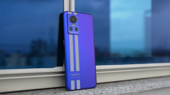 Realme GT Neo 3 с Dimensity 8100 и IMX 766 всего от 12 099 — сезон новогодних скидок открыт!