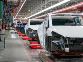 Робот Tesla в Техасе «напал» на инженера и оставил кровавый след