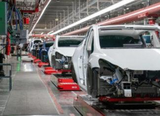 Робот Tesla в Техасе «напал» на инженера и оставил кровавый след