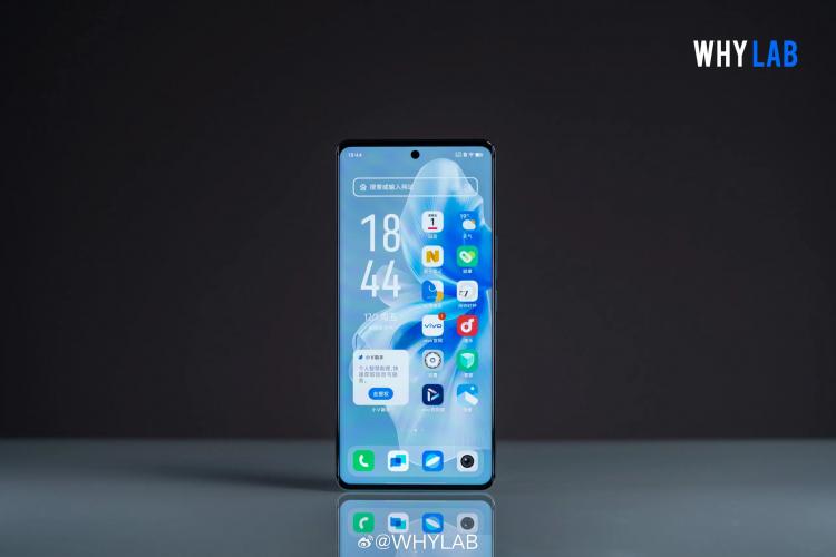 Vivo S18 – необычные вспышки и дизайн на официальных рендерах и живых изображениях