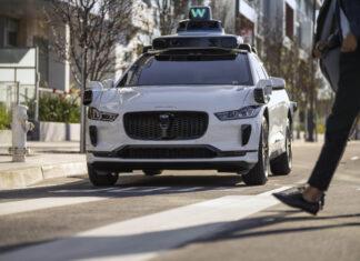 Waymo опубликовала исследование, доказывающее большую безопасность ее беспилотных автомобилей
