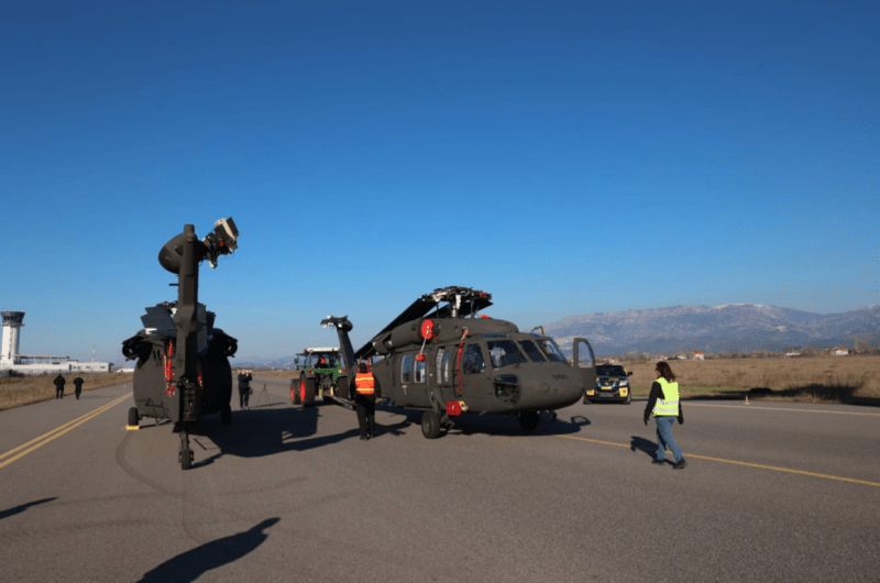 Албания получила два американских вертолета UH-60 Black Hawk