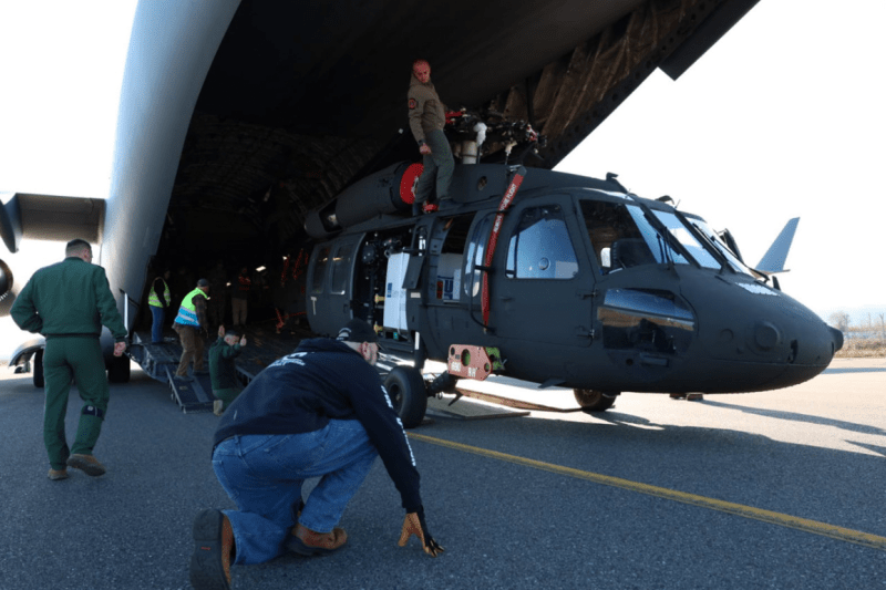 Албания получила два американских вертолета UH-60 Black Hawk