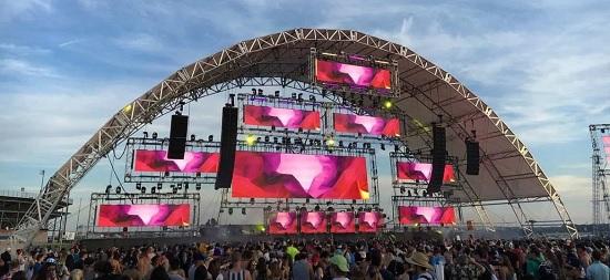Переваги використання світлодіодних екранів для сценічних шоу