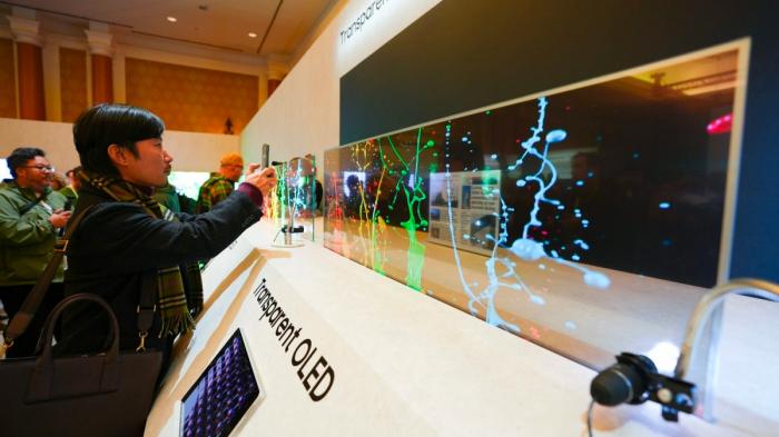 Компания Samsung показала на выставке CES 2024 прозрачный дисплей MicroLED — это наше будущее!