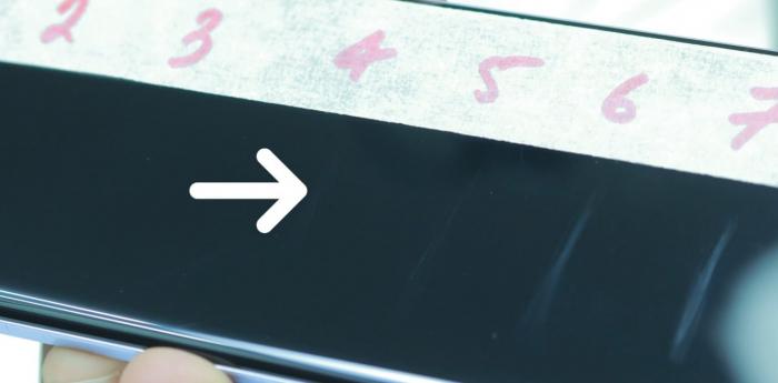 Скло Gorilla Glass Victus на Redmi Note 13 Pro+ захищає від подряпин лише 4 рівні. Не такий сильний, як рекламується!