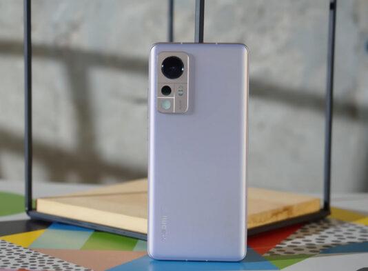 Xiaomi 12 – компактный флагман со Snapdragon 8 Gen 1, 6.28” AMOLED-дисплеем 120 Гц и быстрой зарядкой всего от 13 698