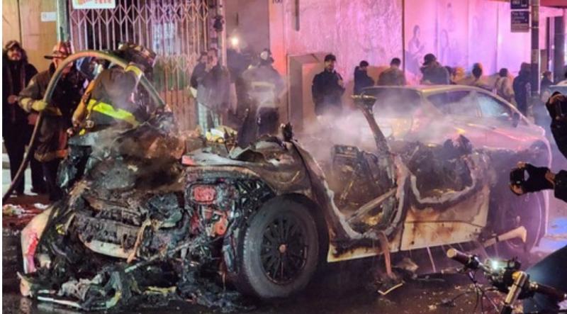 Робот-такси Waymo подвергся нападению и поджогу в Сан-Франциско