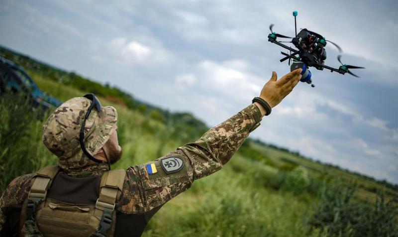 Великобритания и другие страны планируют предоставить Украине тысячи дронов, оснащенных искусственным интеллектом