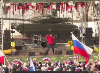 Новые танки Т-90М доставлены на фронт в России: Встреча с песнями и танцами, благословление от московских попов Новые танки Т-90М доставлены на фронт в России: Встреча с песнями и танцами, благословление от московских попов